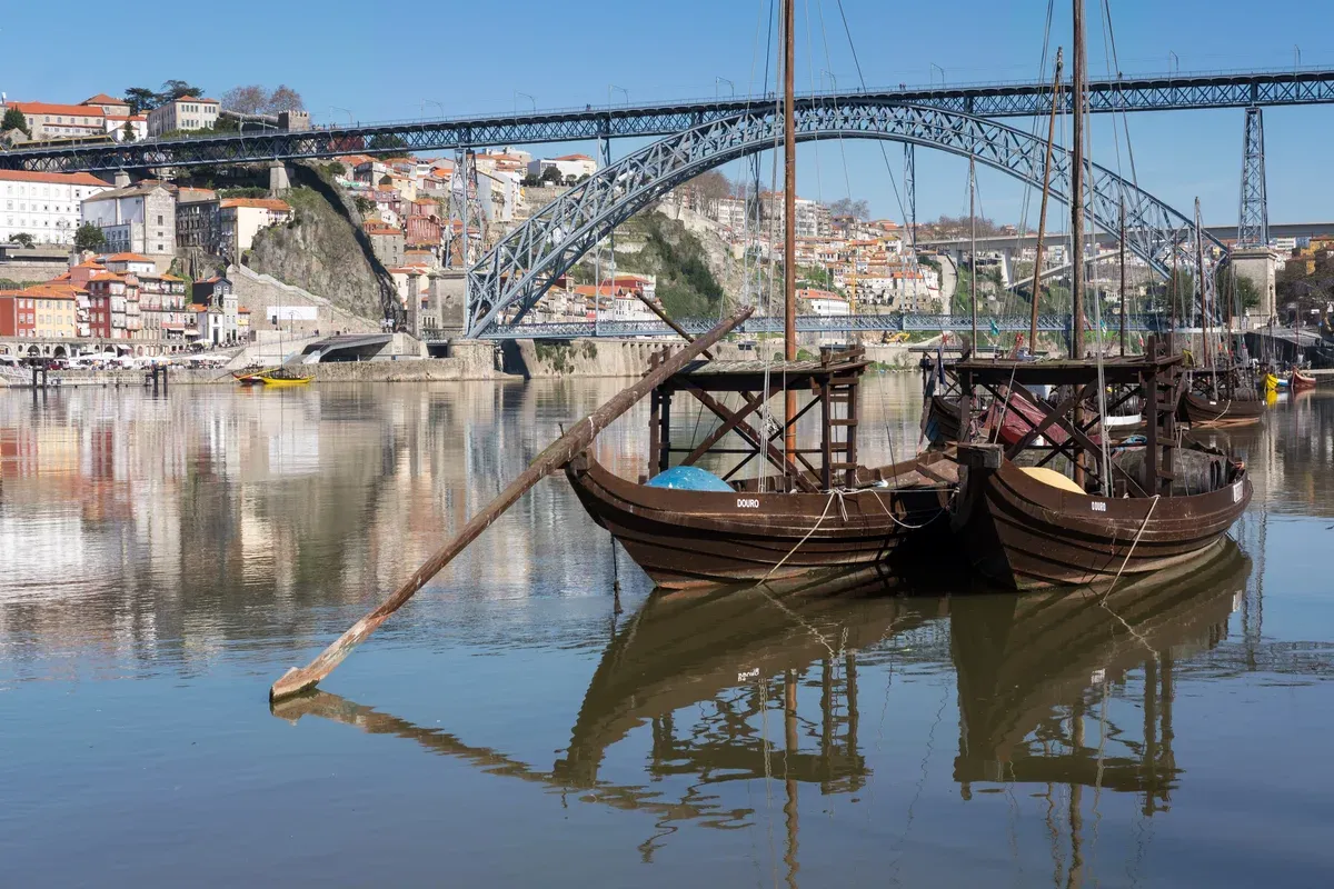 Cais de Gaia, a base for port wine cellar tours in Vila Nova de Gaia